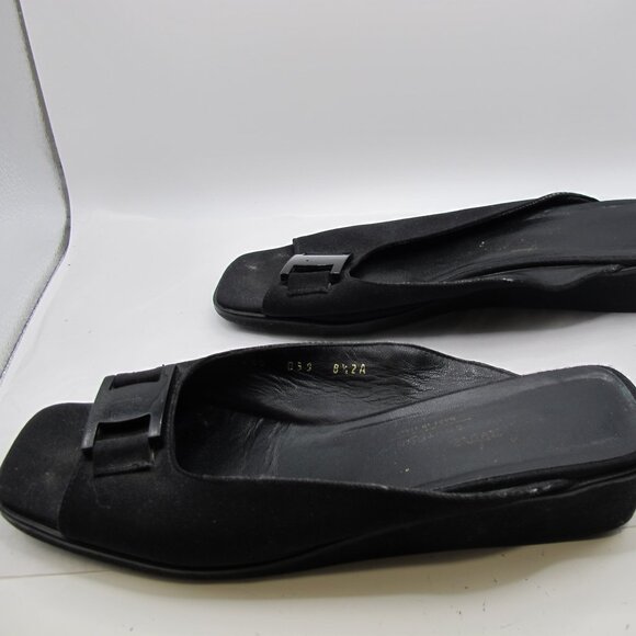 Salvatore Ferragamo black fabric open-toe slide with buckle detail 8.5AA - Picture 5 of 7